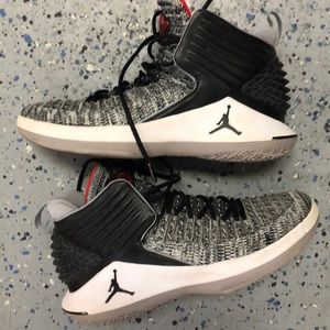 Boys 5y Air Jordan Basketball Shoes